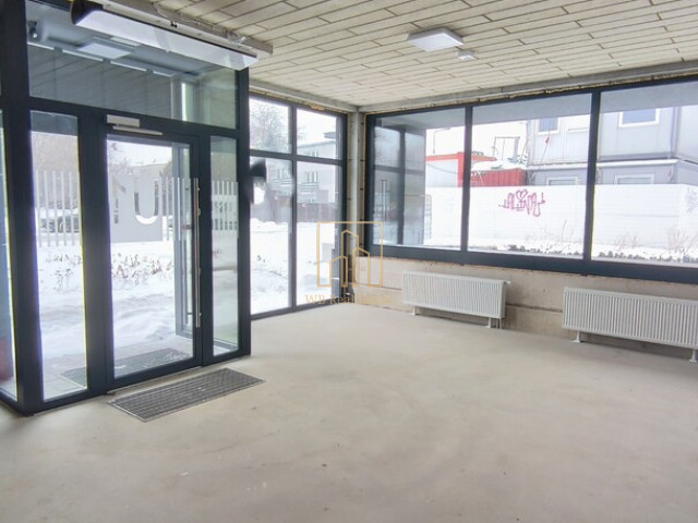 przestronny narożny lokal witryny gastro parking